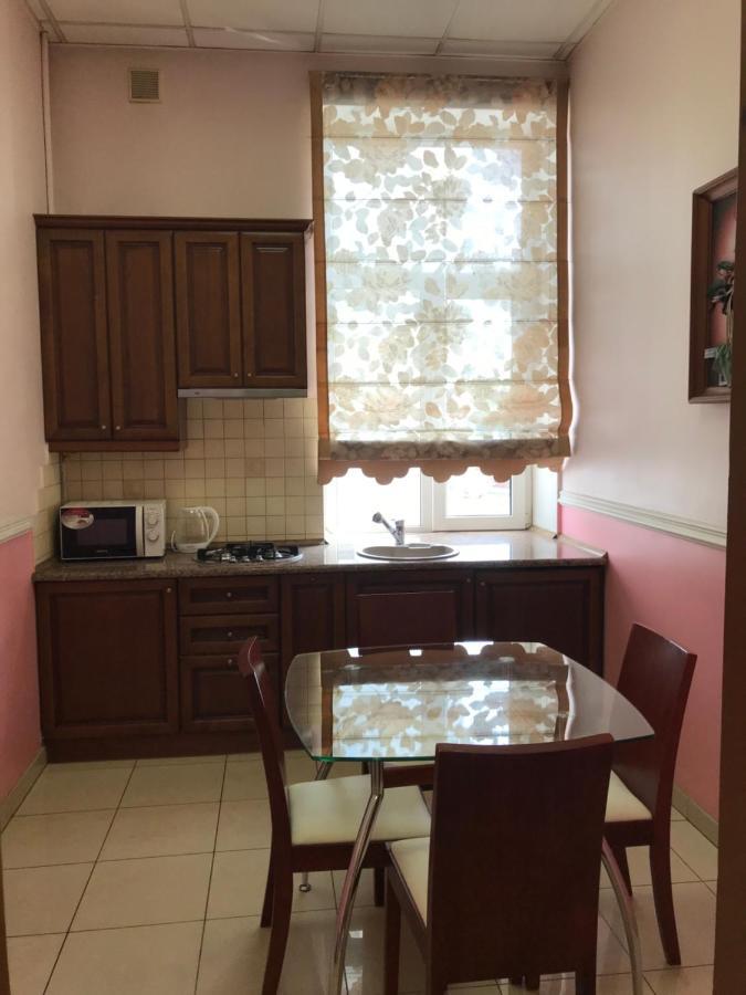 Beautiful Apartment In The Center Of Winnyzja Exterior foto